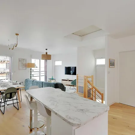 Chic Duplex With Rooftop -3bd-6p- Daire *