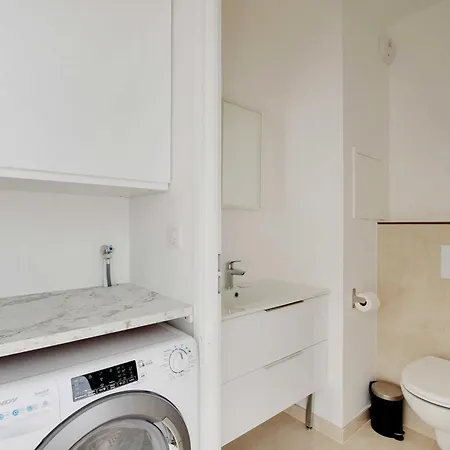 Chic Duplex With Rooftop -3bd-6p- Apartment