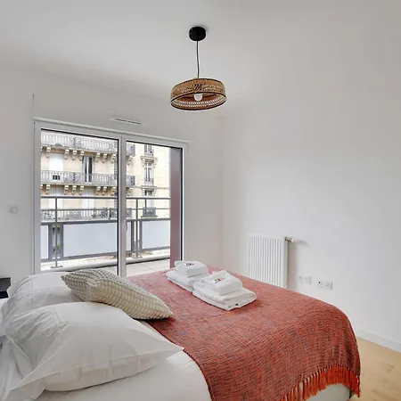 Apartment Chic Duplex With Rooftop -3bd-6p-