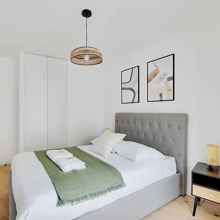 Chic Duplex With Rooftop -3bd-6p- *