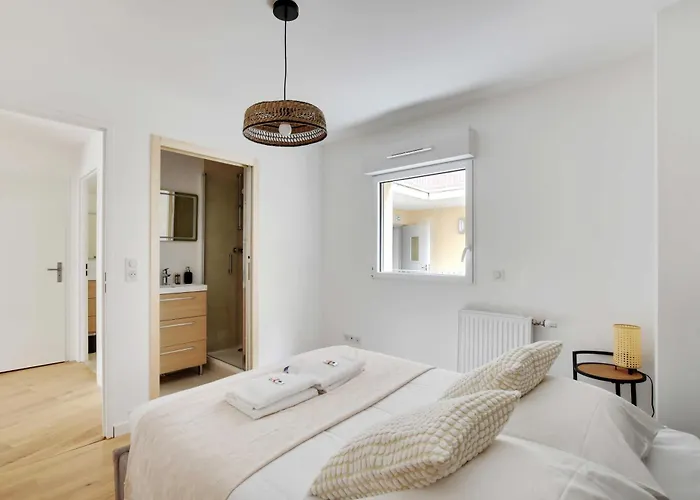 Chic Duplex With Rooftop -3bd-6p- *