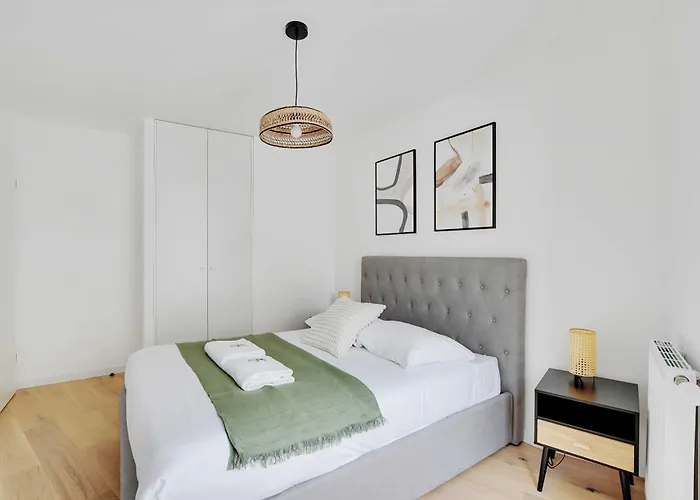 Chic Duplex With Rooftop -3bd-6p- *